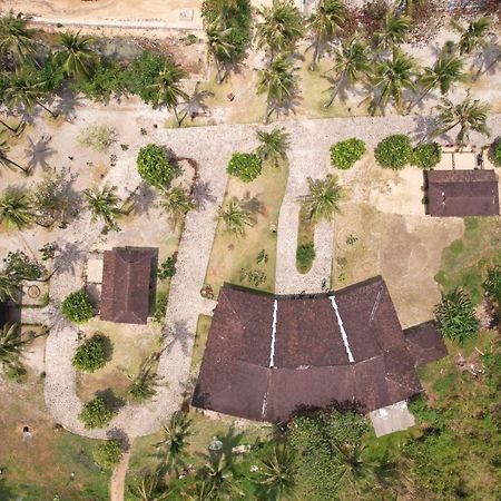 Dewa Daru Resort Îles Îles Karimunjawa Extérieur photo
