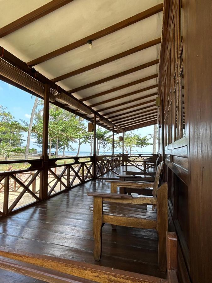 Dewa Daru Resort Îles Îles Karimunjawa Extérieur photo